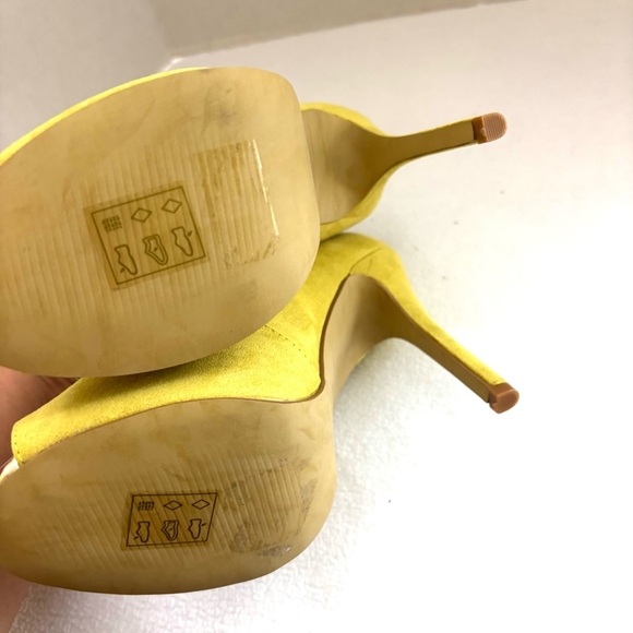 Primadonna Yellow Cutout W/ Gold Accent Stiletto Heel Open Toe Booties (7.5) - Picture 12 of 13